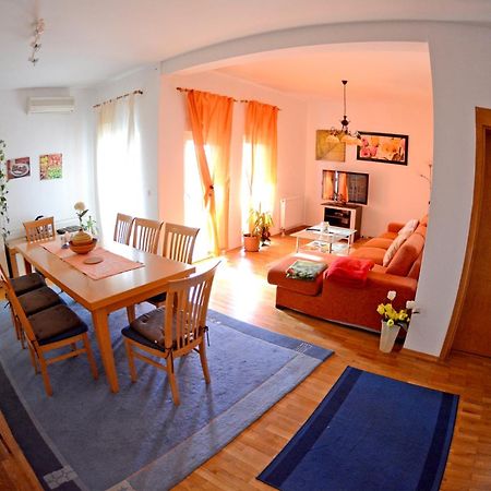 Apartments And Rooms Trsje ซาเกร็บ ภายนอก รูปภาพ