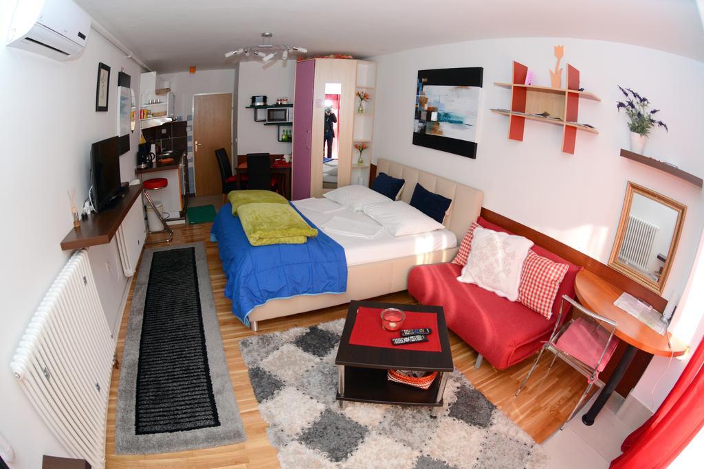 Apartments And Rooms Trsje ซาเกร็บ ห้อง รูปภาพ