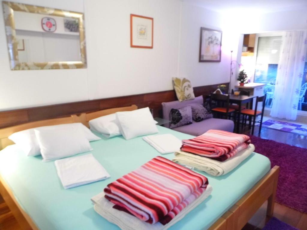 Apartments And Rooms Trsje ซาเกร็บ ภายนอก รูปภาพ
