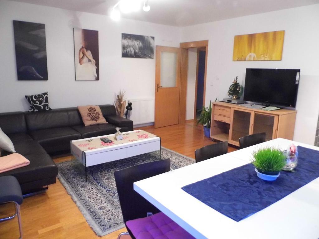 Apartments And Rooms Trsje ซาเกร็บ ภายนอก รูปภาพ