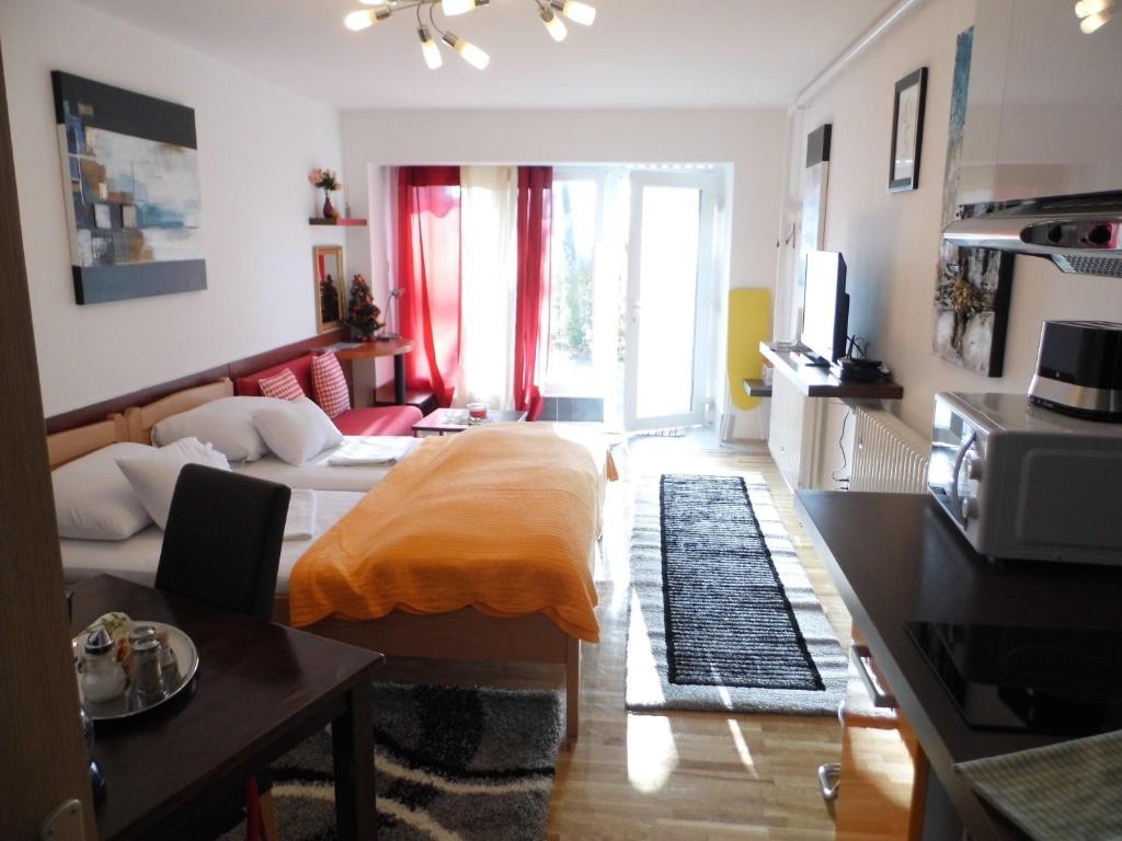 Apartments And Rooms Trsje ซาเกร็บ ภายนอก รูปภาพ