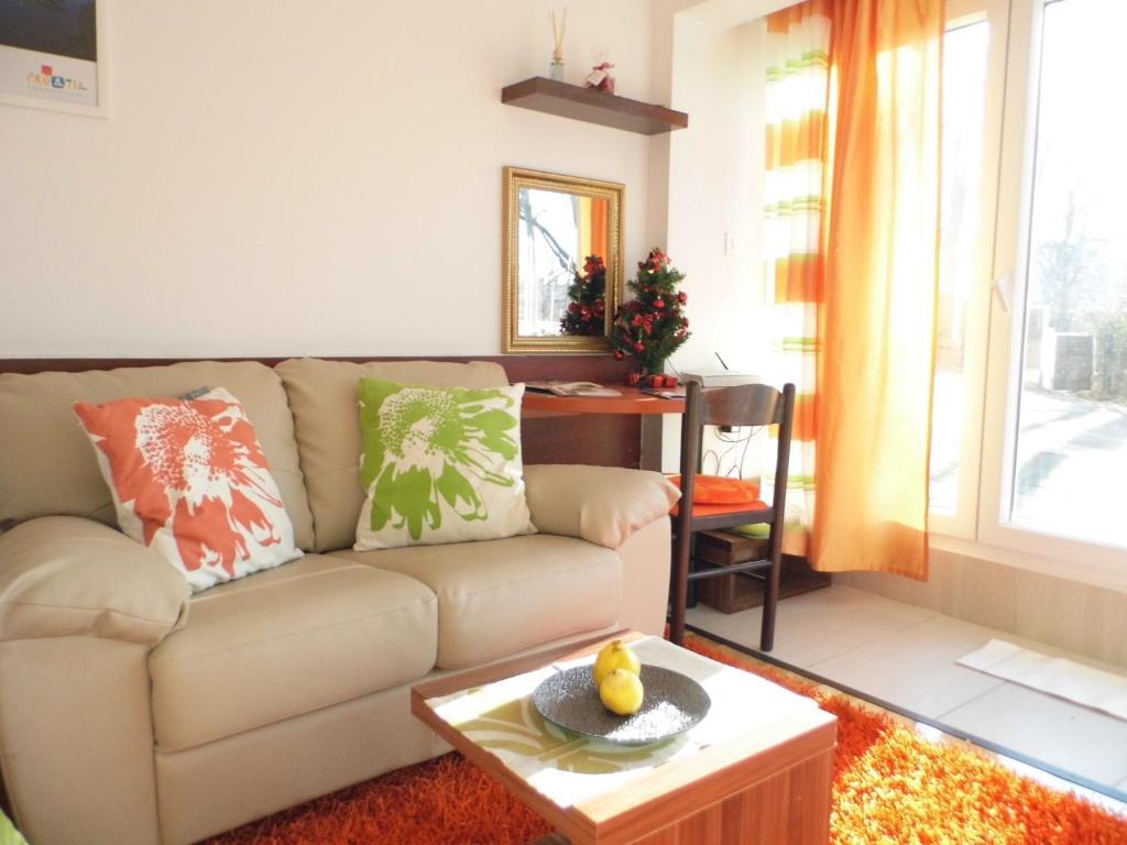 Apartments And Rooms Trsje ซาเกร็บ ภายนอก รูปภาพ