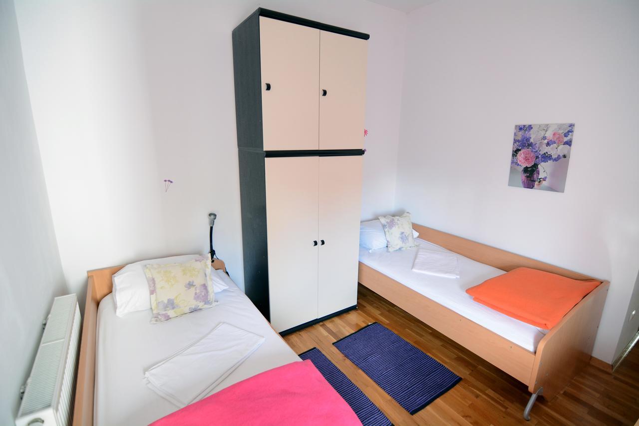 Apartments And Rooms Trsje ซาเกร็บ ภายนอก รูปภาพ