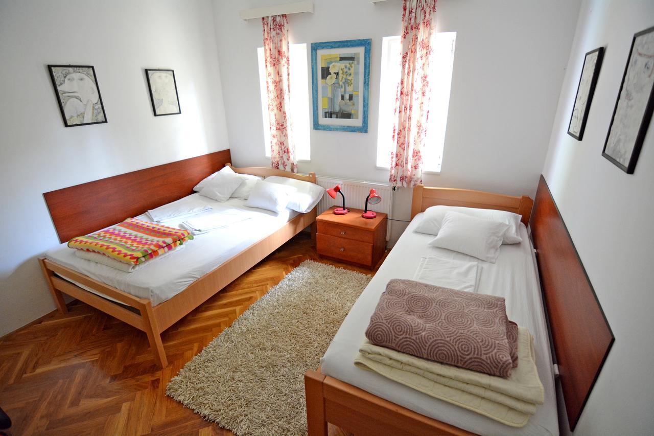 Apartments And Rooms Trsje ซาเกร็บ ภายนอก รูปภาพ